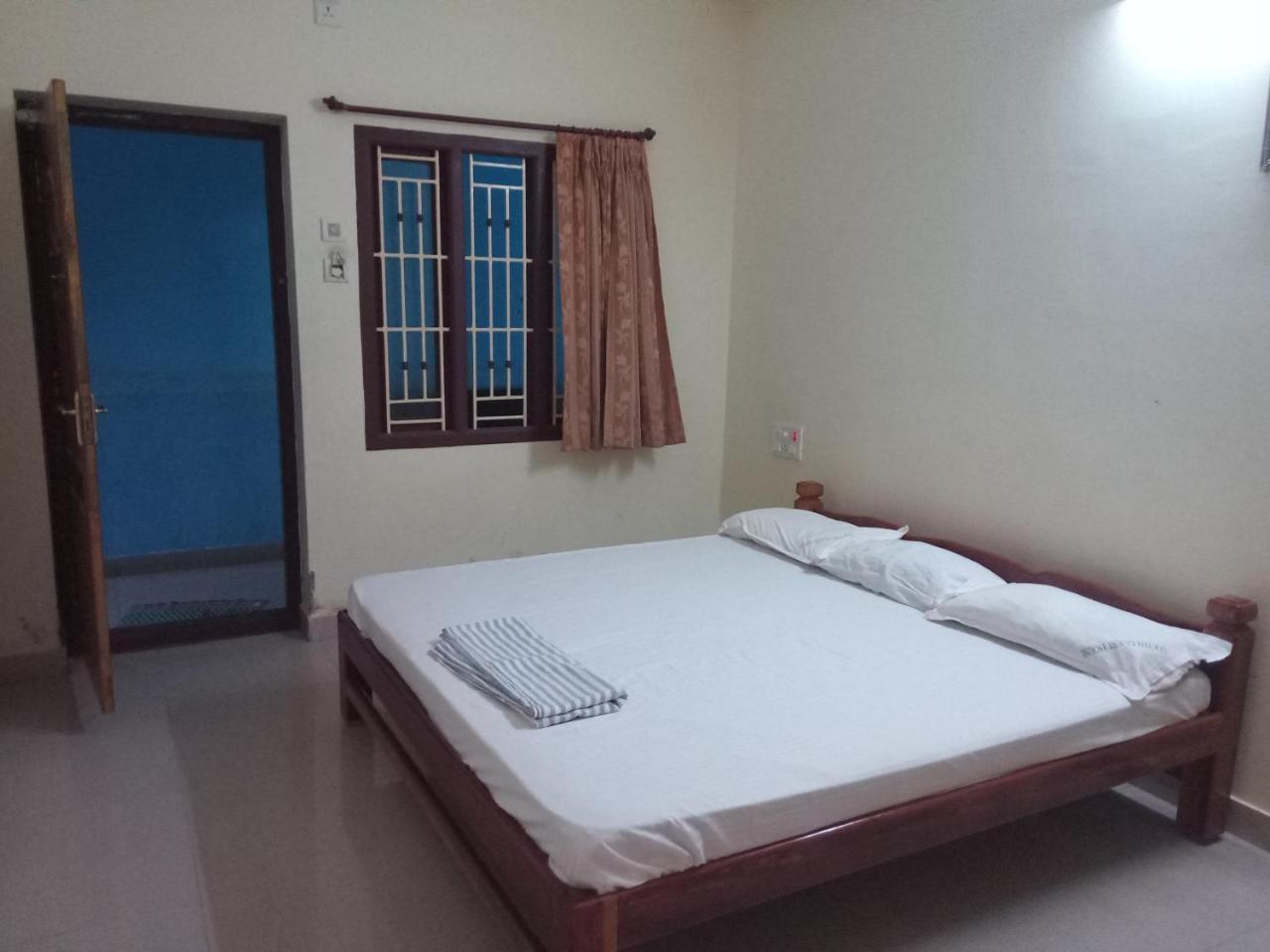 Sakthi Guest House & Residency, By Saraswathi Groups, Thirunallar, Karaikal Pillaittiruvasal Luaran gambar